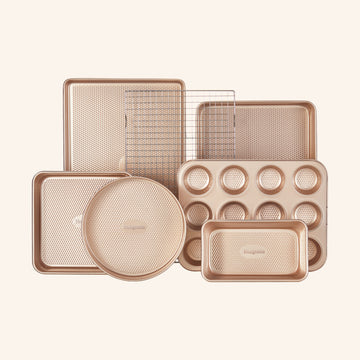 gold Diamond Pattern Nonstick Bakeware 7-Piece Set by HONGBAKE