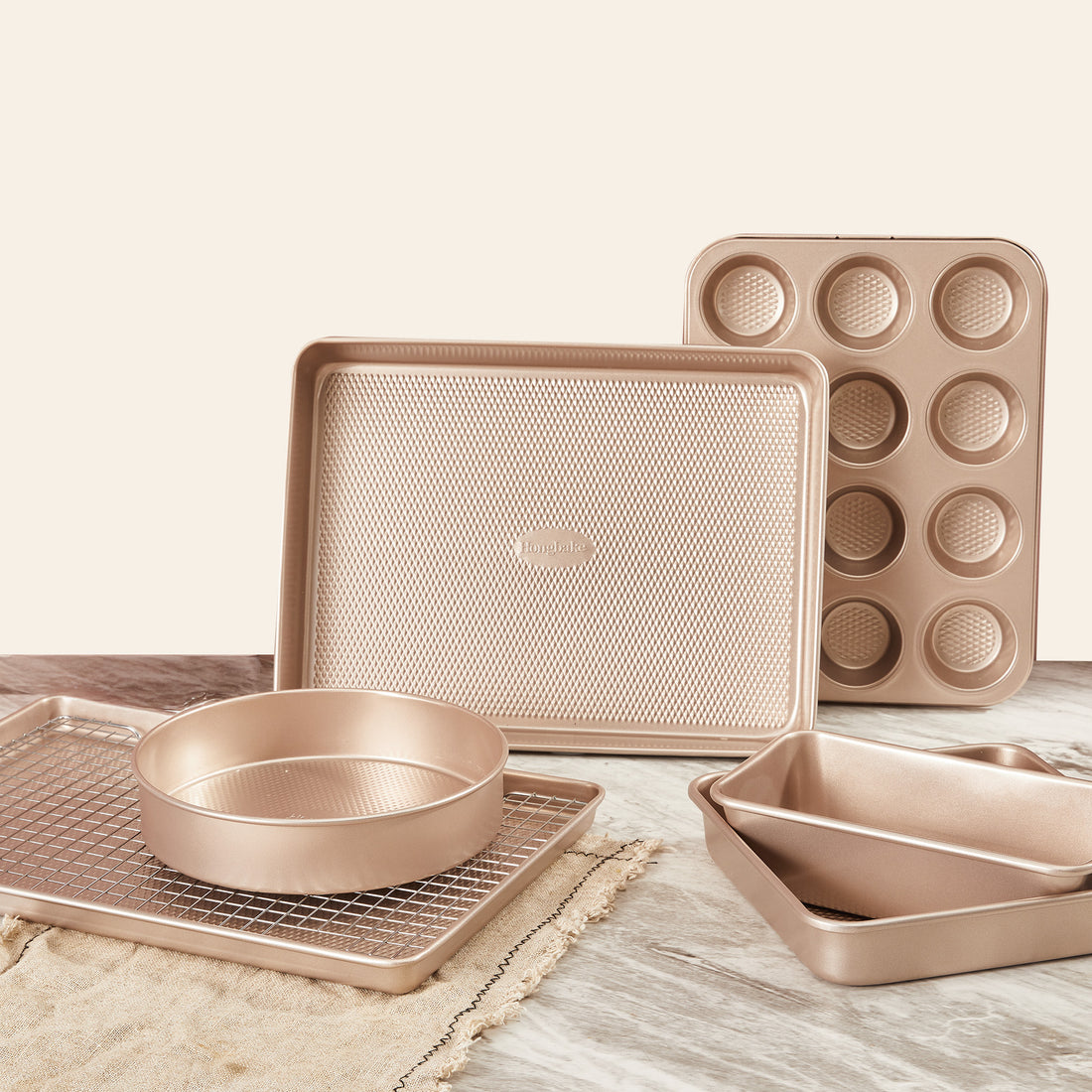gold Diamond Pattern Nonstick Bakeware 7-Piece Set by HONGBAKE