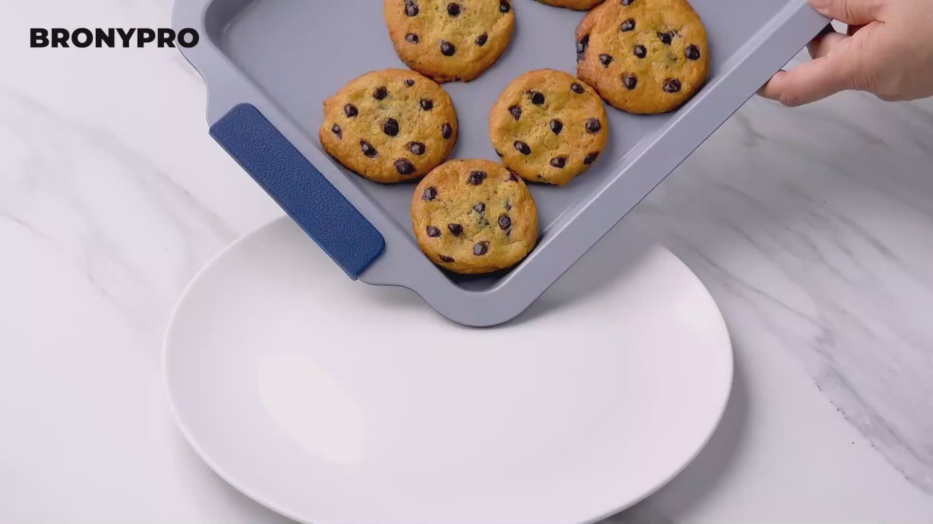 Load video: Ceramic Nonstick Baking Sheet Set (3-Piece)